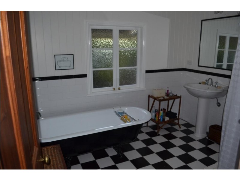 937 Cambooya Felton Road, Cambooya QLD 4358