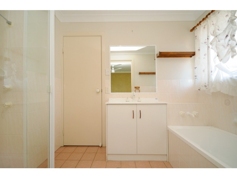 4 Freyling Court, Kearneys Spring QLD 4350