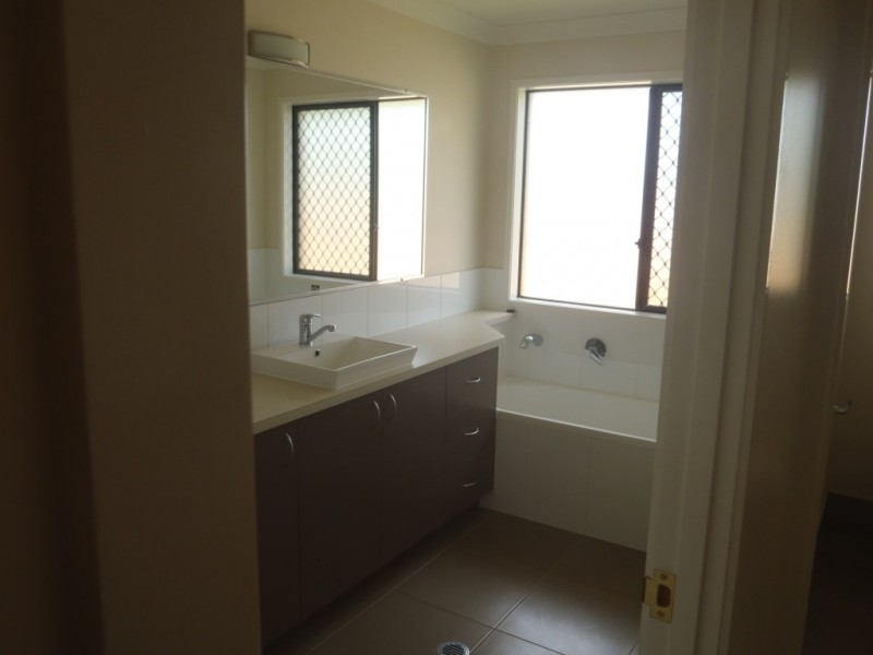 16 Barwick Street, Wilsonton Heights QLD 4350