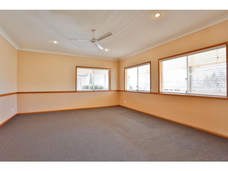 8 St Andrews Court, Middle Ridge QLD 4350