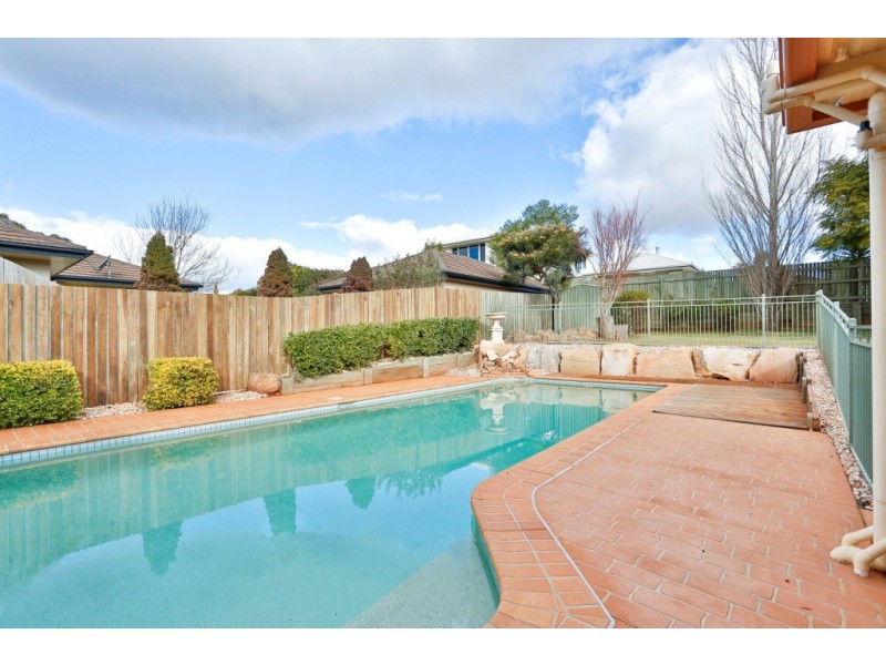 8 St Andrews Court, Middle Ridge QLD 4350