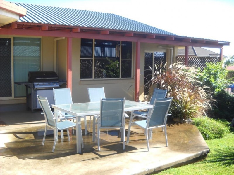 10 Vanham Close, Middle Ridge QLD 4350
