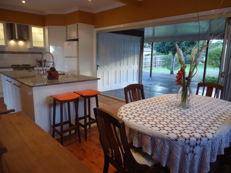 11 Kooroongah Street, Mount Lofty QLD 4350