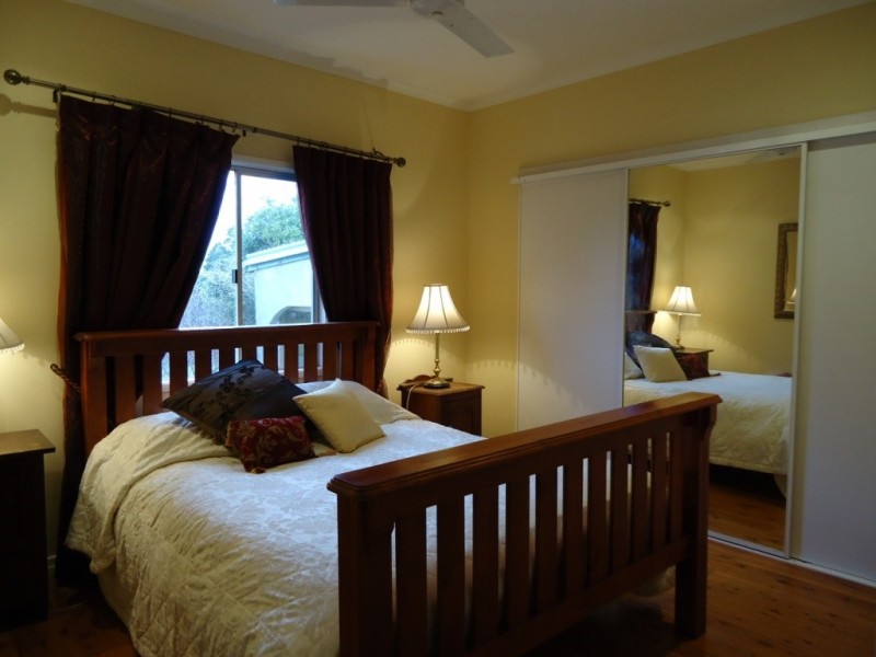 11 Kooroongah Street, Mount Lofty QLD 4350