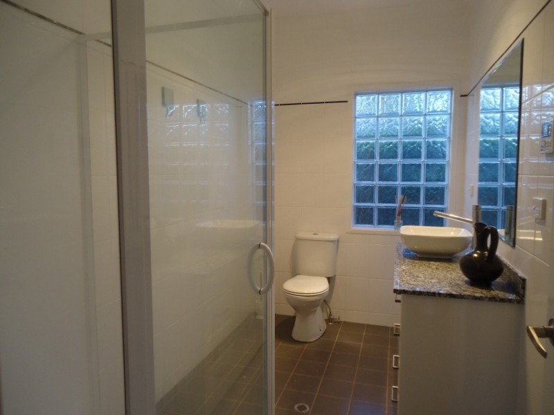 11 Kooroongah Street, Mount Lofty QLD 4350