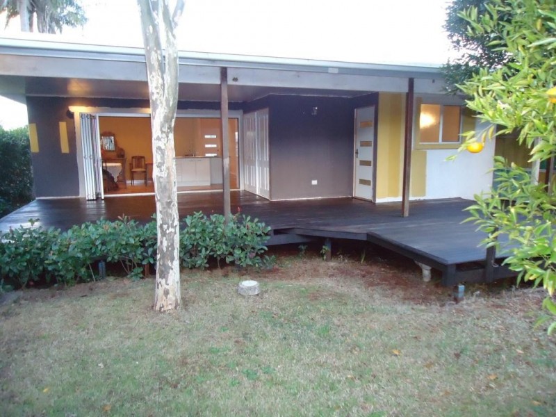 11 Kooroongah Street, Mount Lofty QLD 4350