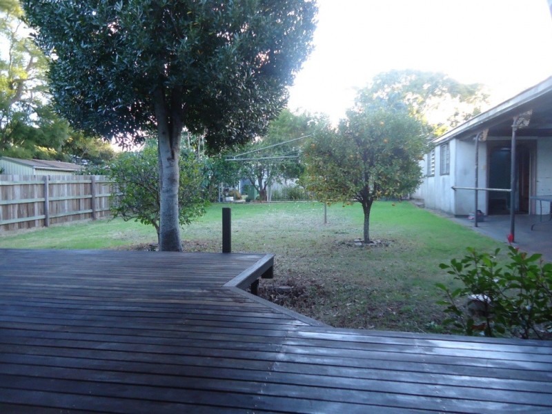 11 Kooroongah Street, Mount Lofty QLD 4350