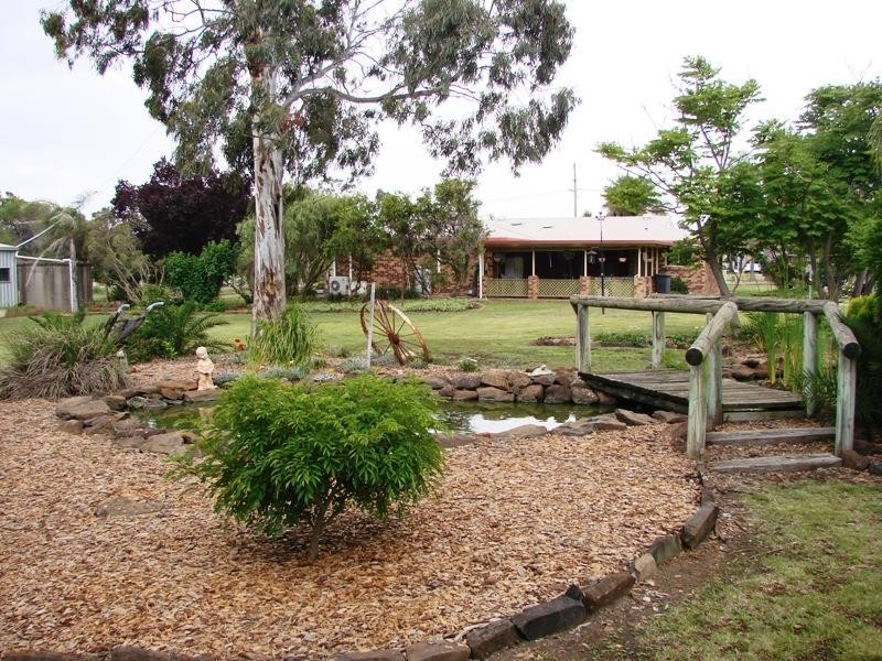 4 Russell Street, Oakey QLD 4401