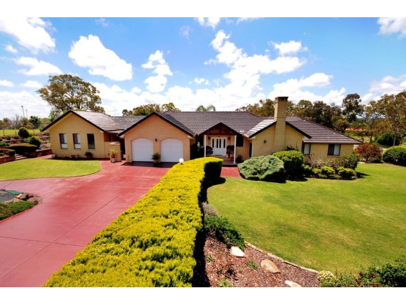 1 Abif Street, Cotswold Hills QLD 4350