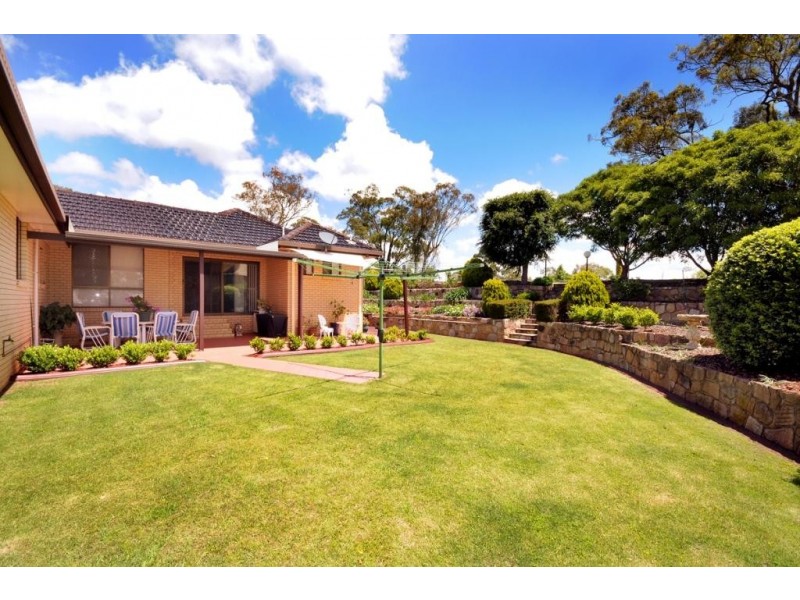 1 Abif Street, Cotswold Hills QLD 4350