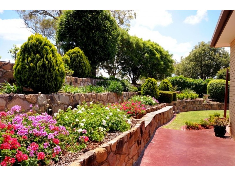 1 Abif Street, Cotswold Hills QLD 4350