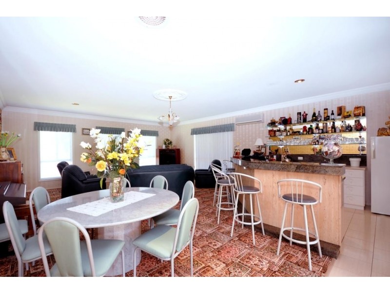 1 Abif Street, Cotswold Hills QLD 4350