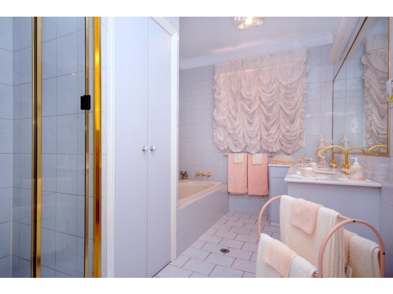 1 Abif Street, Cotswold Hills QLD 4350