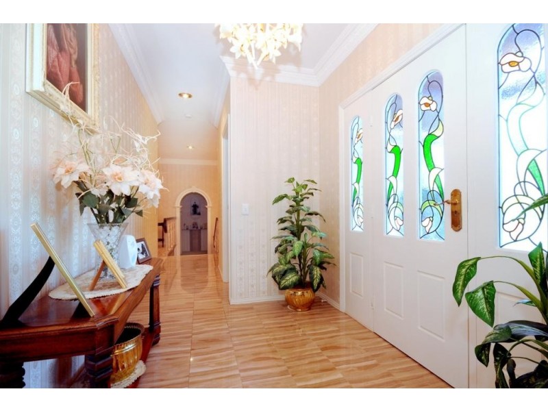 1 Abif Street, Cotswold Hills QLD 4350