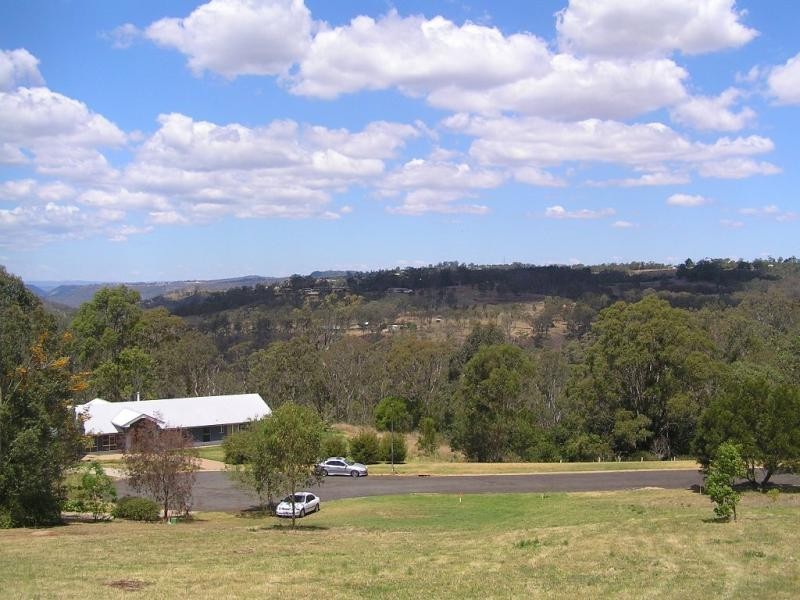 6 Timperley Drive, Highfields QLD 4352