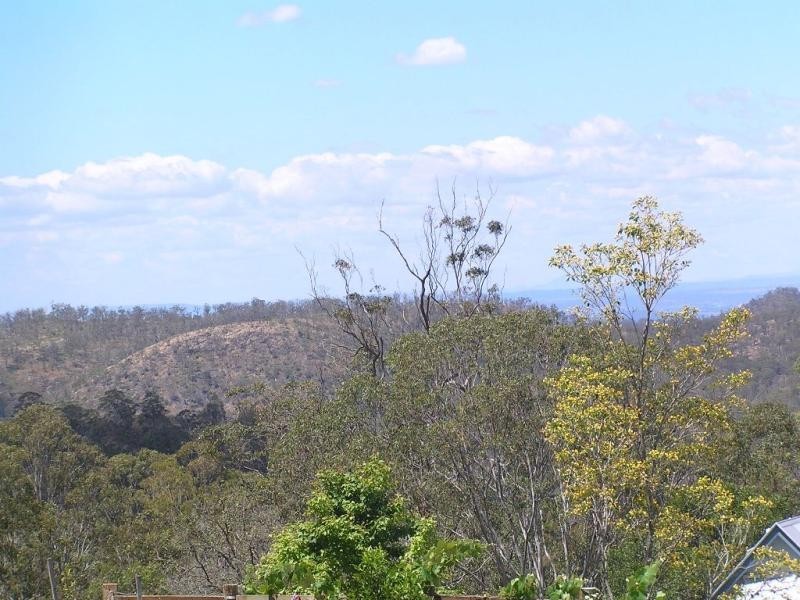 6 Timperley Drive, Highfields QLD 4352