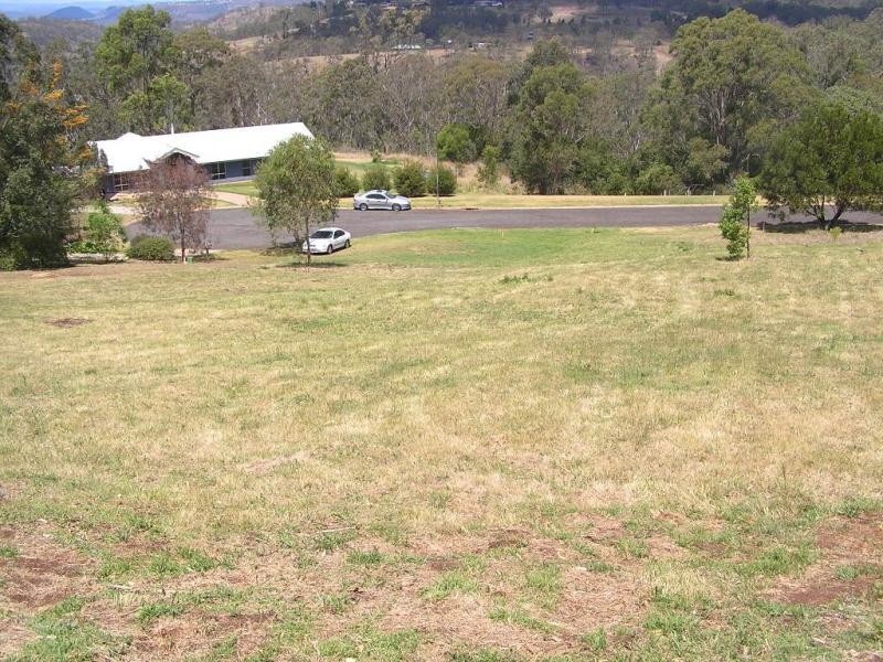 6 Timperley Drive, Highfields QLD 4352