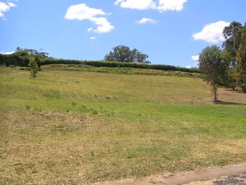 6 Timperley Drive, Highfields QLD 4352