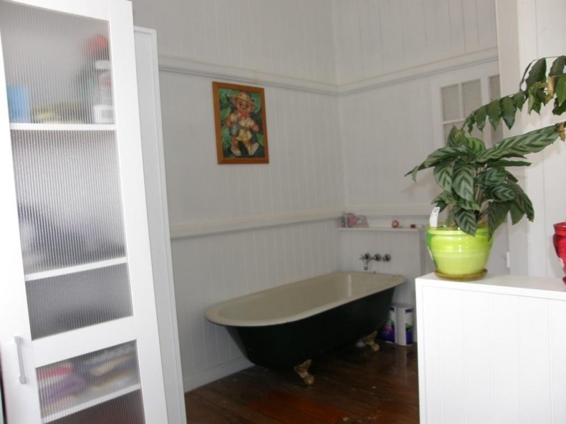 18 Eton Street, East Toowoomba QLD 4350