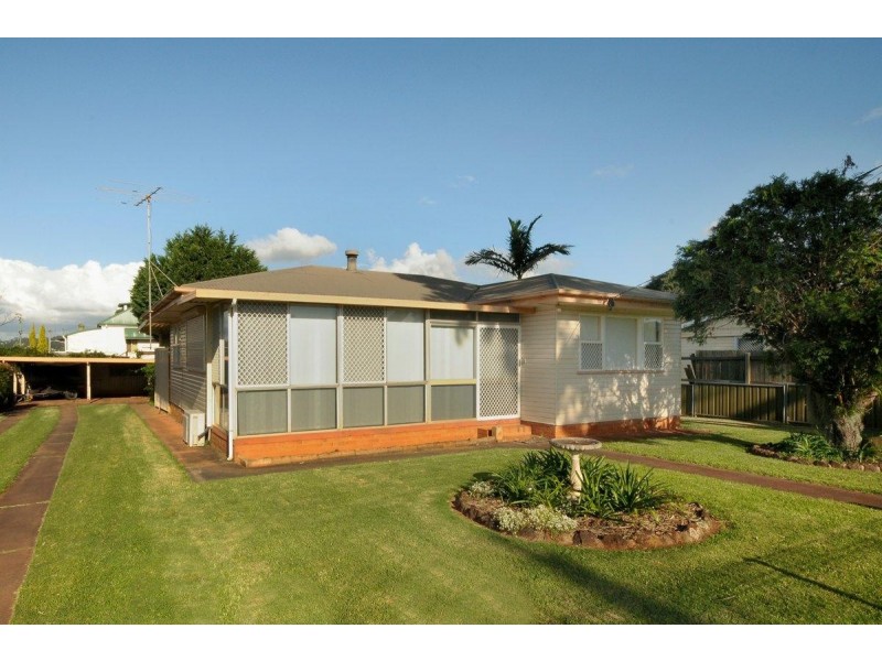 12 Barah Street, Rockville QLD 4350