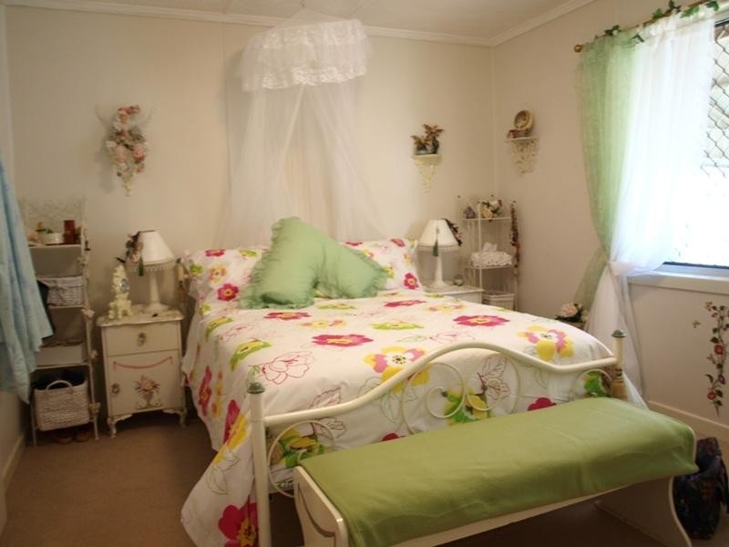 25 Welcombe Avenue, Rockville QLD 4350