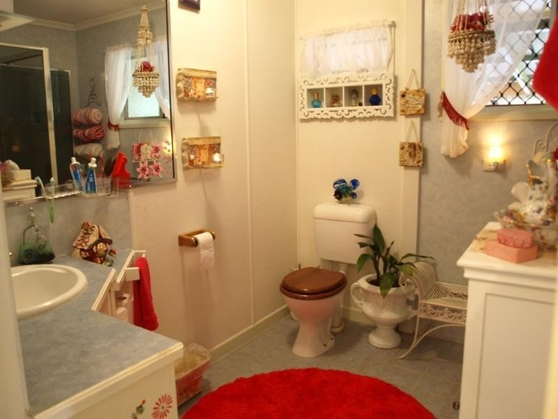 25 Welcombe Avenue, Rockville QLD 4350