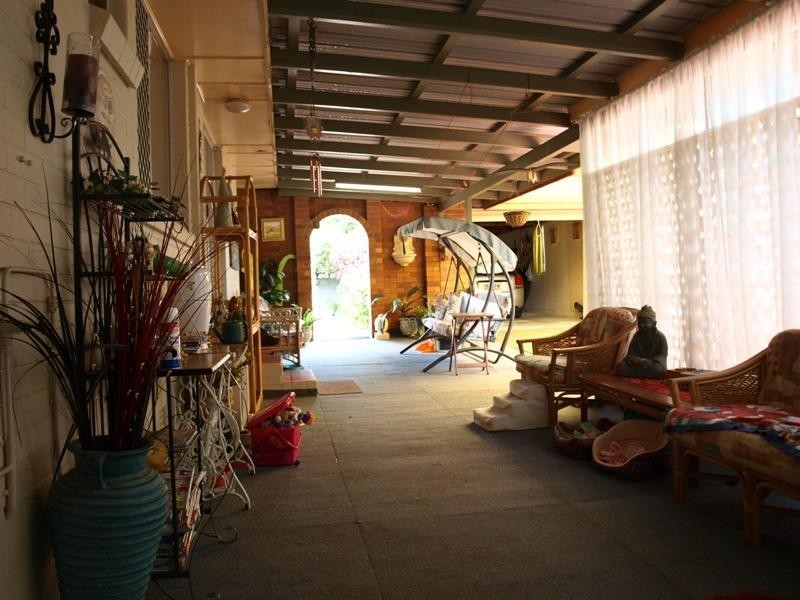 25 Welcombe Avenue, Rockville QLD 4350