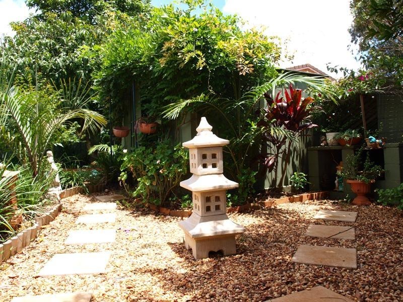 25 Welcombe Avenue, Rockville QLD 4350