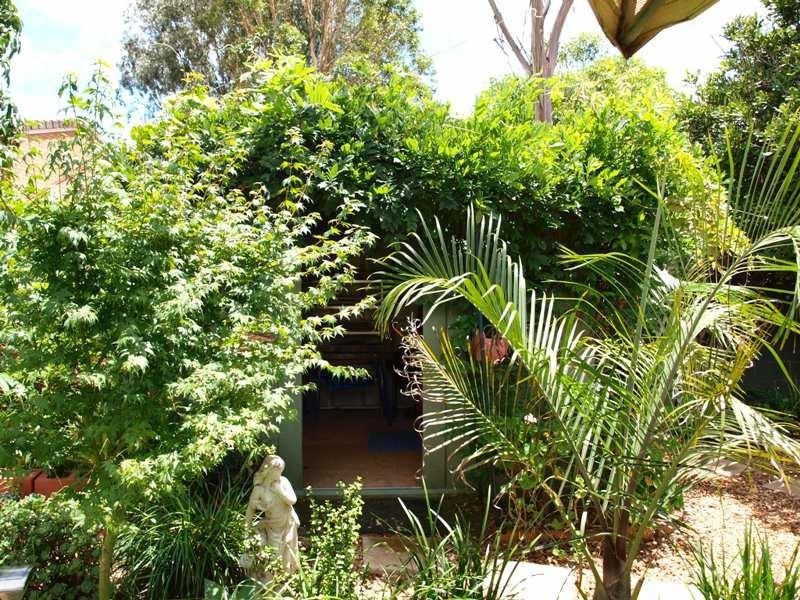 25 Welcombe Avenue, Rockville QLD 4350