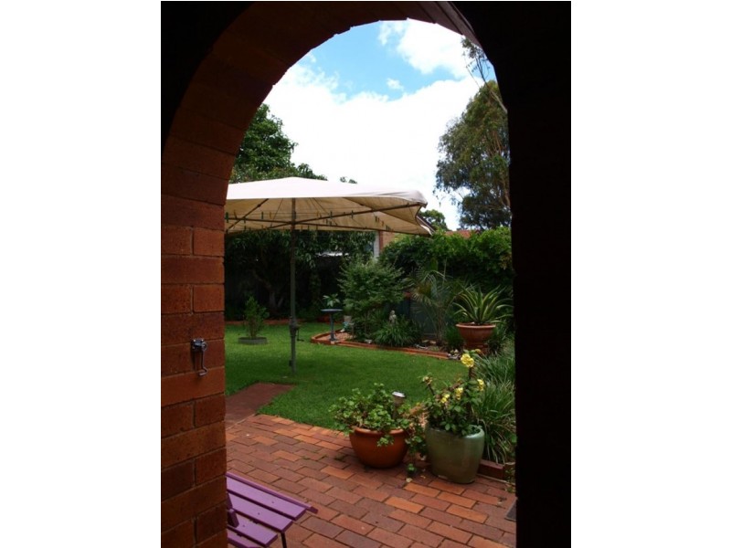 25 Welcombe Avenue, Rockville QLD 4350