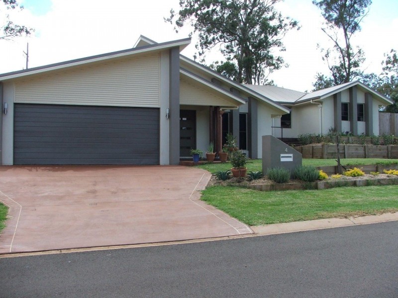 4 Hayle Court, Highfields QLD 4352