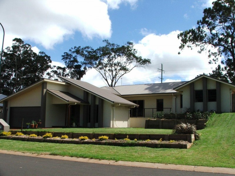 4 Hayle Court, Highfields QLD 4352