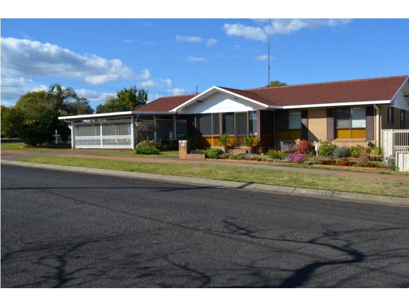 14 Chinchilla Ct, Wilsonton QLD 4350