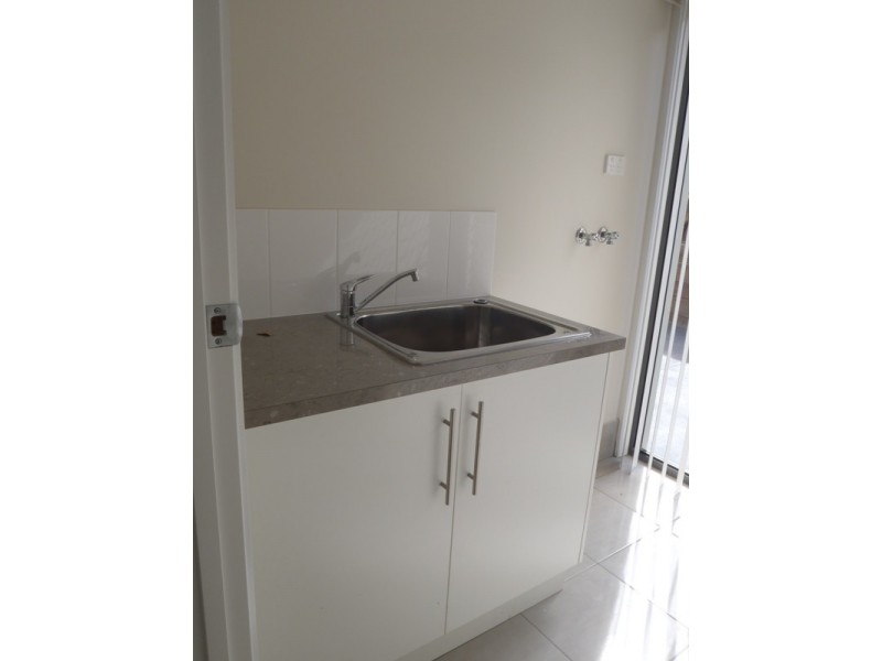 1/4 Punter Close, Glenvale QLD 4350