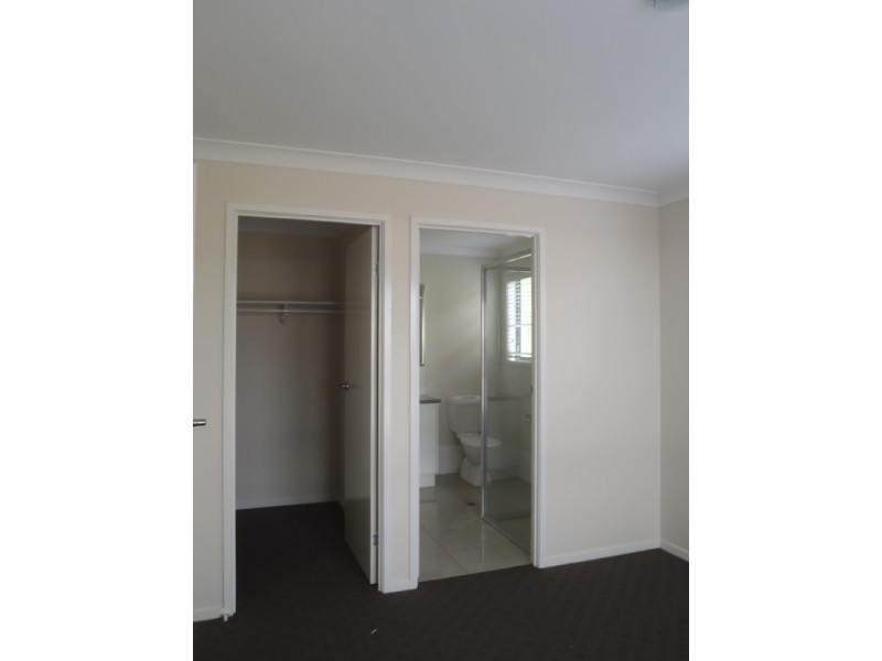 1/4 Punter Close, Glenvale QLD 4350