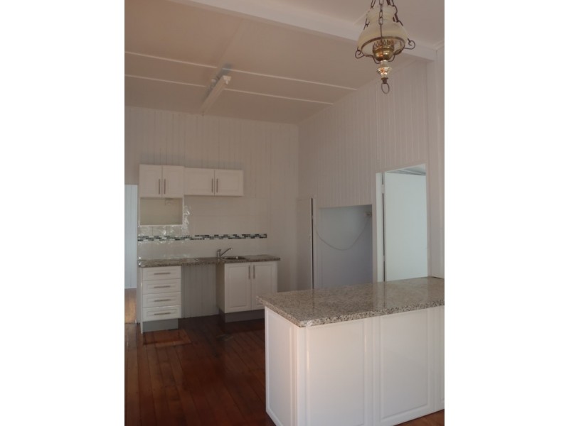 17 Hamwood Street, Newtown QLD 4350