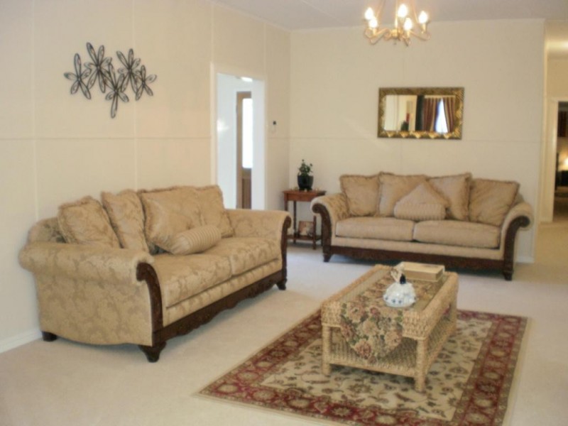 42 Toowoomba Road, Oakey QLD 4401