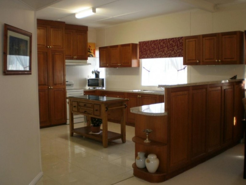 42 Toowoomba Road, Oakey QLD 4401