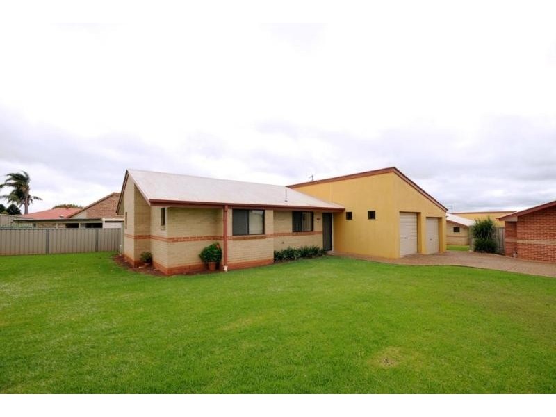 422 West Street, Kearneys Spring QLD 4350