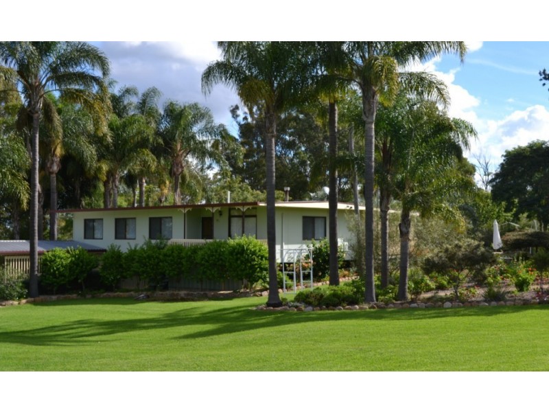 15 Hillcrest Rd, Haden QLD 4353