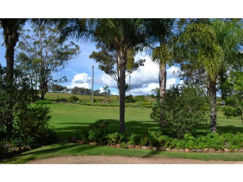 15 Hillcrest Rd, Haden QLD 4353