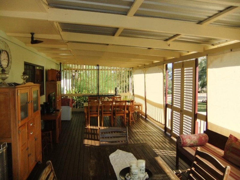 15 Hillcrest Rd, Haden QLD 4353