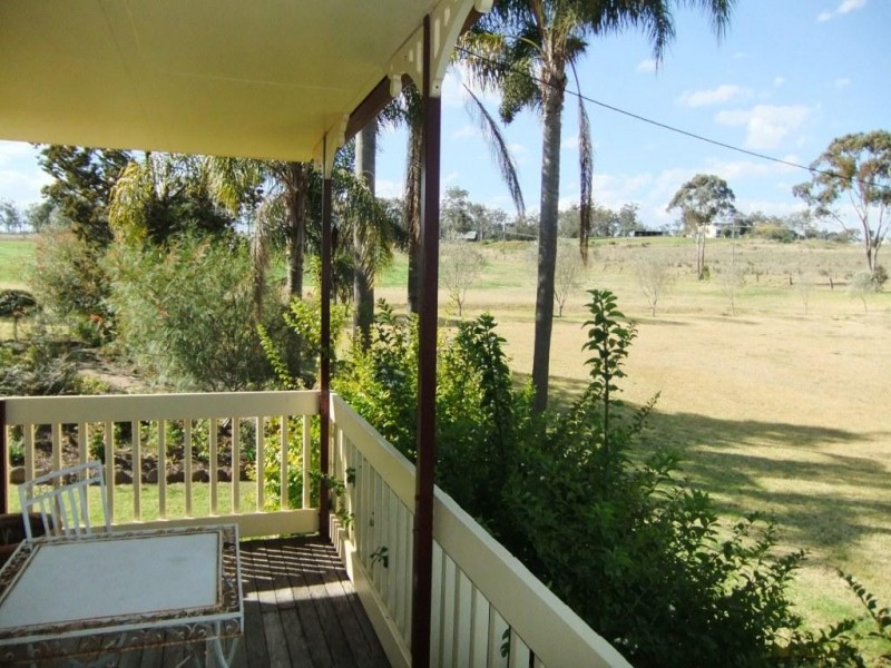 15 Hillcrest Rd, Haden QLD 4353