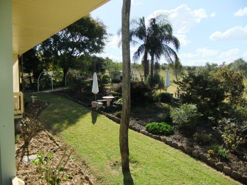 15 Hillcrest Rd, Haden QLD 4353