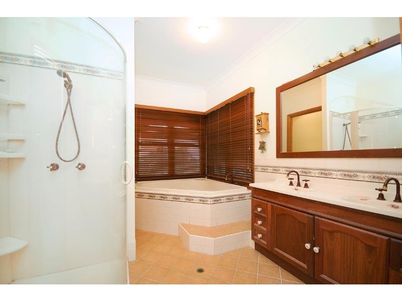 2a Maureen Court, Cotswold Hills QLD 4350