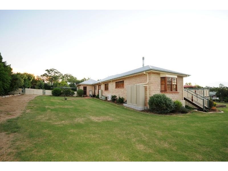 2a Maureen Court, Cotswold Hills QLD 4350