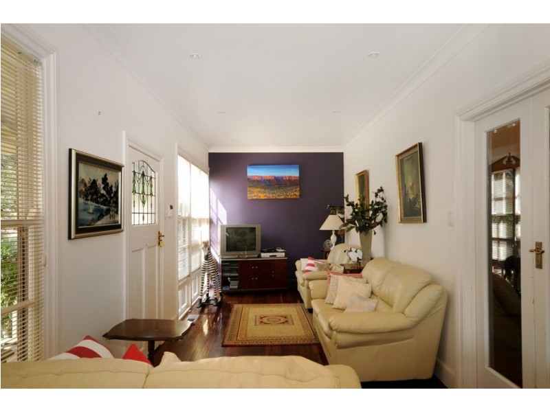 34 Range Street, Mount Lofty QLD 4350