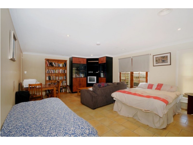 34 Range Street, Mount Lofty QLD 4350