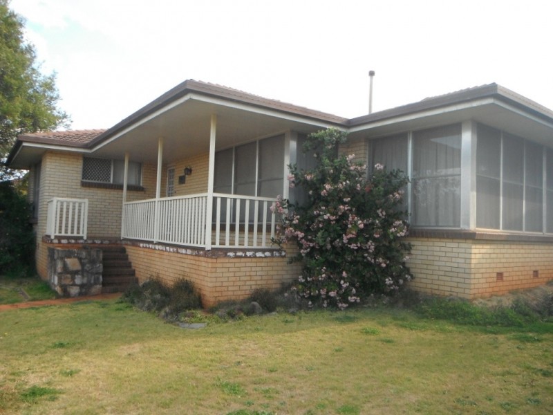 49 Noll Street, Kearneys Spring QLD 4350