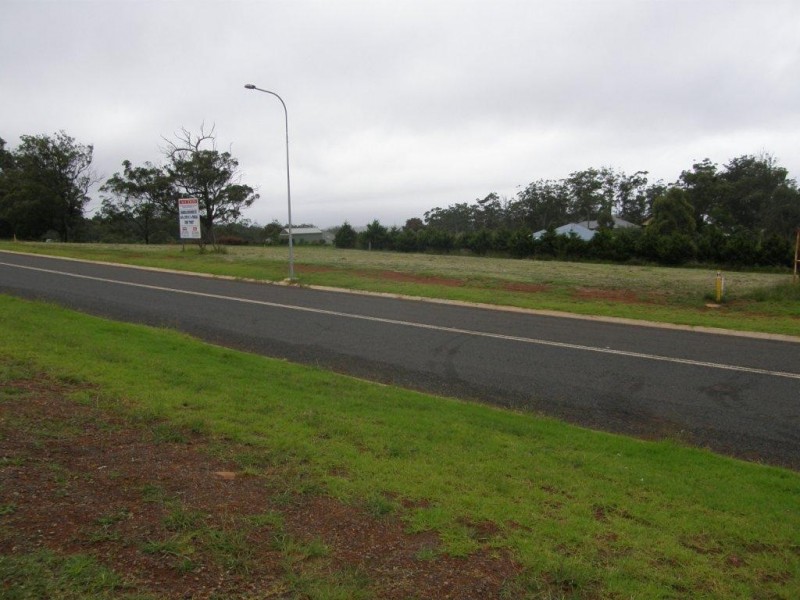 5 Dau Road, Highfields QLD 4352